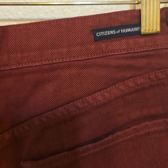 - CITIZENS OF HUMANITY MAROON, DISTRESSED HEM SIZE 26 - Picture 4 of 10